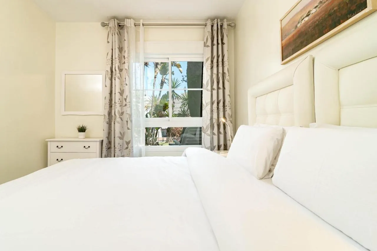 Ade10- Front Line Beach San Pedro By Roomservices Marbella Apartment