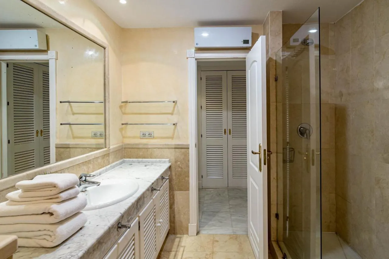 Ade10- Front Line Beach San Pedro By Roomservices Marbella