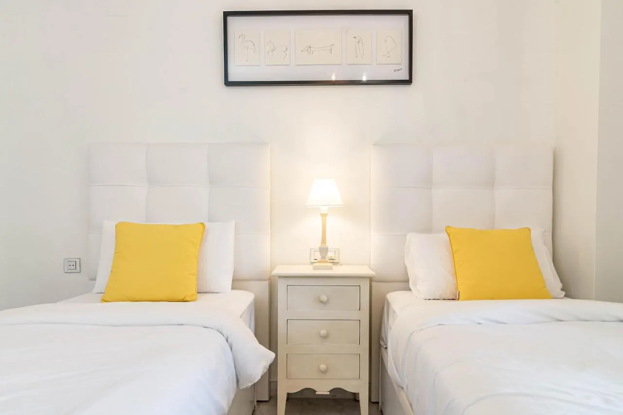 Ade10- Front Line Beach San Pedro By Roomservices 마르베야 아파트